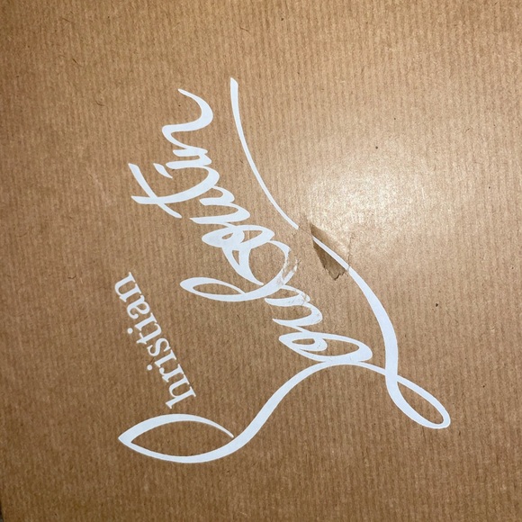 Christian Louboutin Red Bottoms Pump - Picture 7 of 13